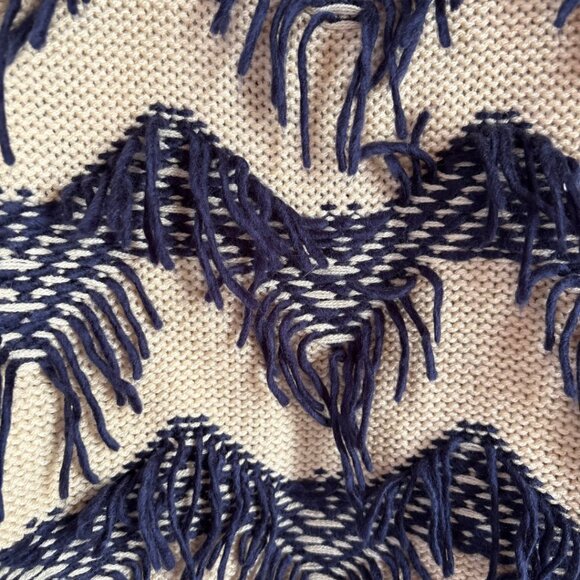 MINKPINK Fringe Chevron Knit Sweater Beige Navy Pullover Women’s Size Small - Picture 6 of 7